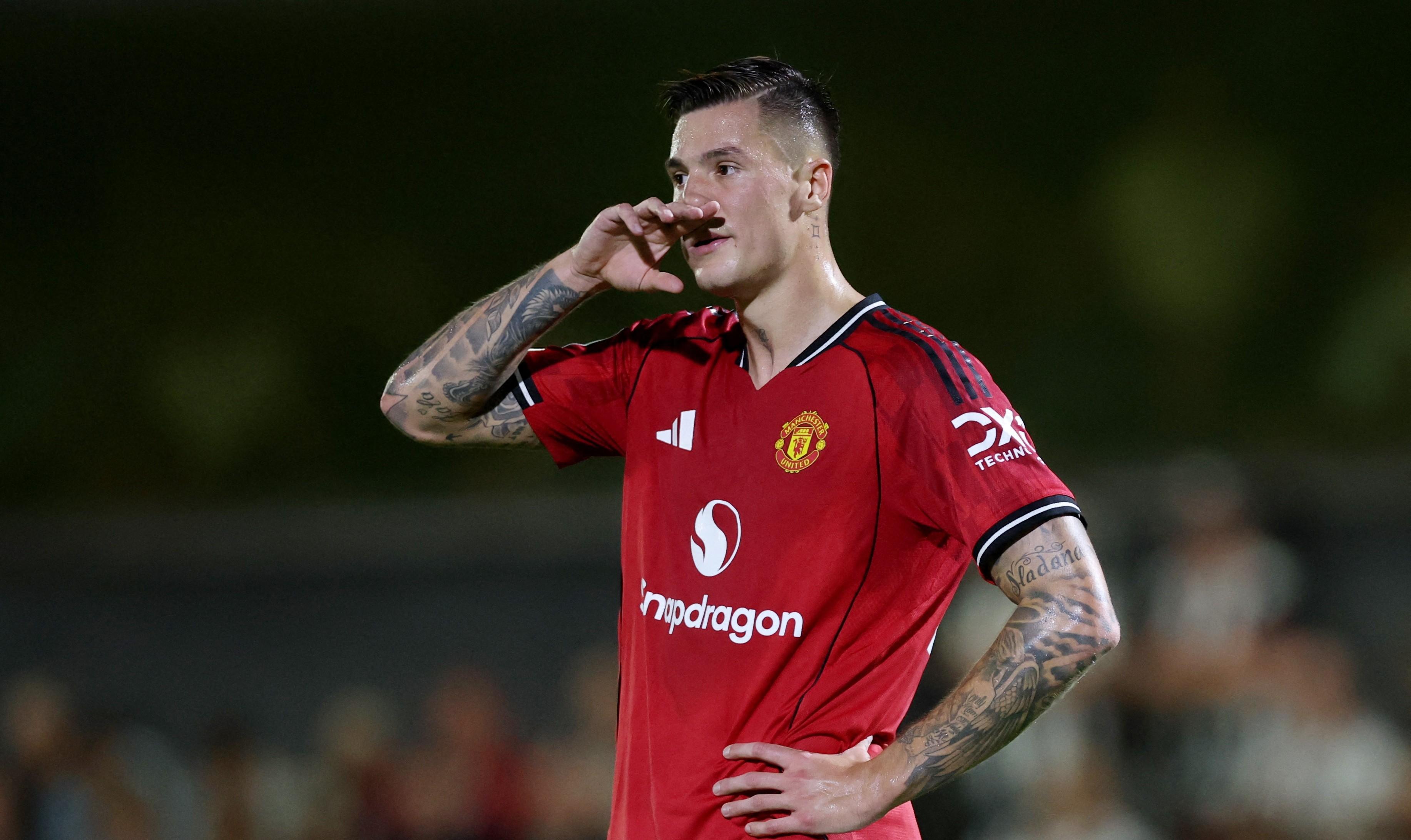 又见绝平！山东泰山与曼联鏖战至终场，布伦森读秒救主的简单介绍